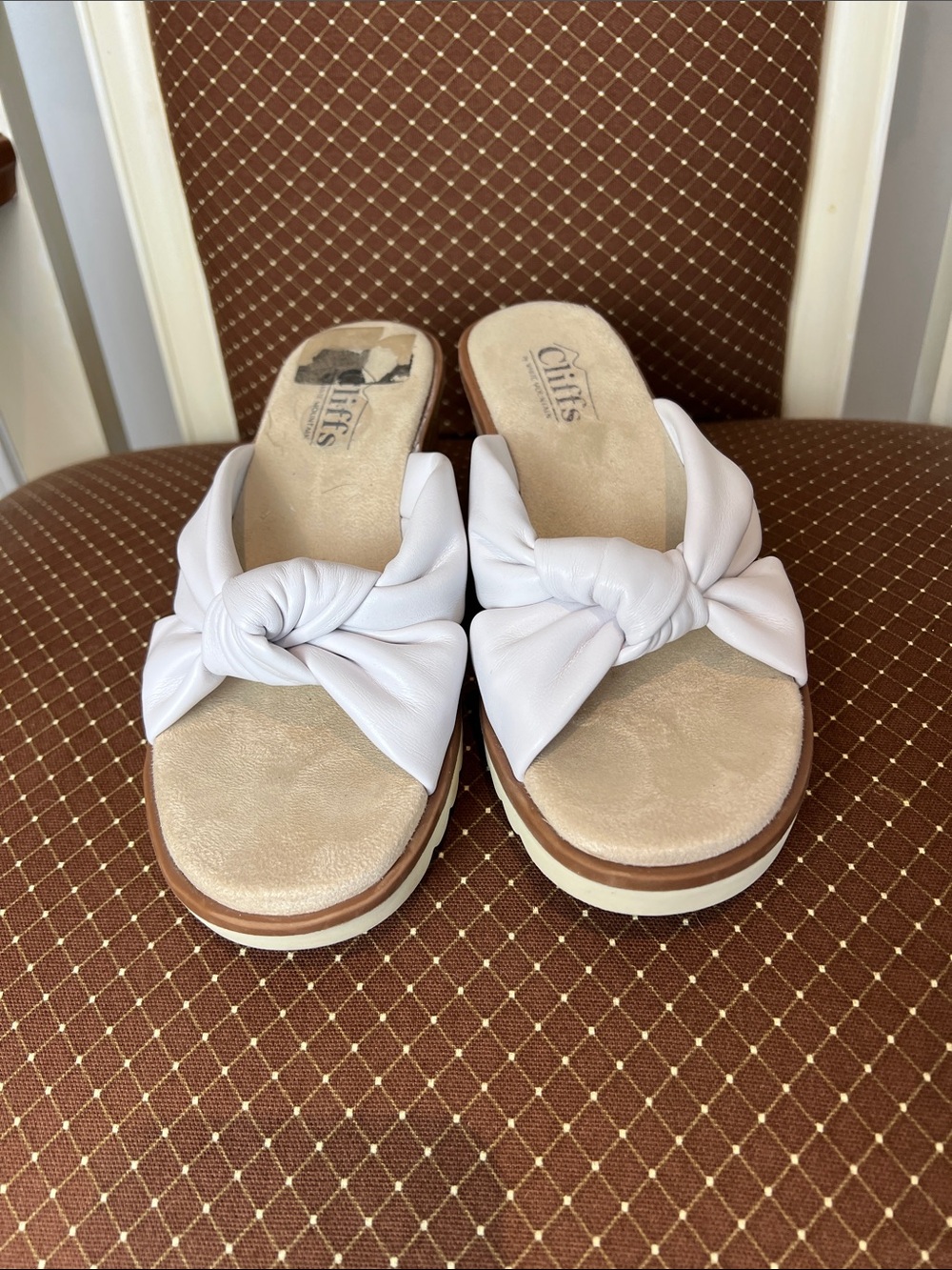 Cliffs by WHITE MOUNTAIN White Knotted Slide Sandals